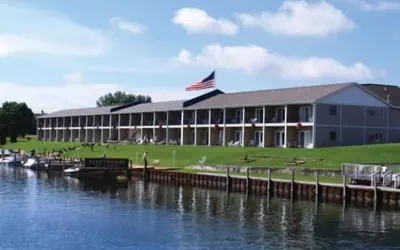 Fleetwood Inn & Suites