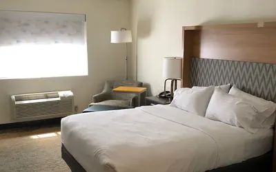 Photo 4 - Holiday Inn Selma - Swancourt by IHG