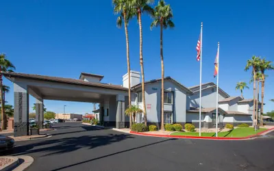 Photo 2 - The Hotel Serene Glendale Peoria, Surestay Collection by BW