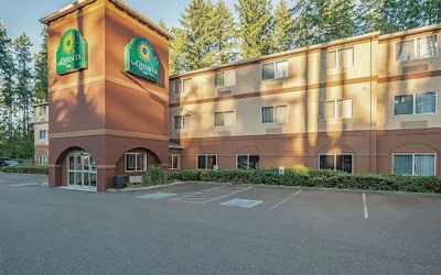 Photo 2 - La Quinta Inn by Wyndham Olympia - Lacey