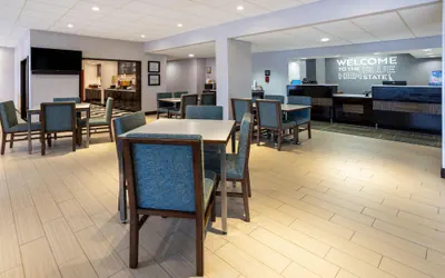 Photo 5 - Hampton Inn Dover
