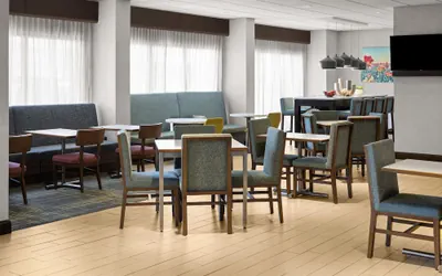 Photo 4 - Hampton Inn Dover