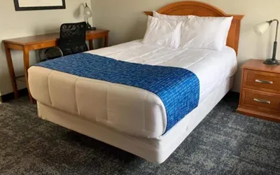 Photo 5 - Travelodge by Wyndham Lincoln Northeast