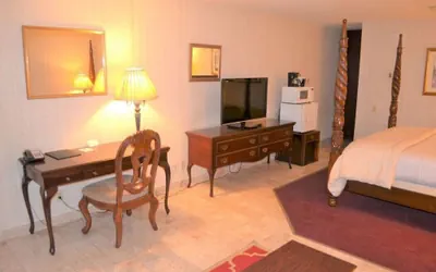 Photo 5 - Merced Inn and Suites