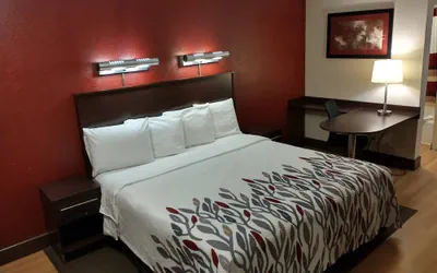 Photo 5 - Red Roof Inn Santa Ana
