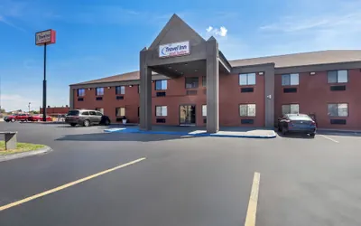 Photo 2 - Travel Inn & Suites - Sikeston/Miner (i-55 Exit-67)