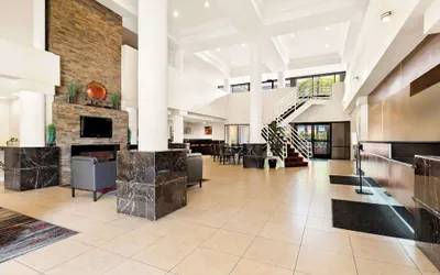 Photo 3 - Best Western Plus Irvine Spectrum Hotel