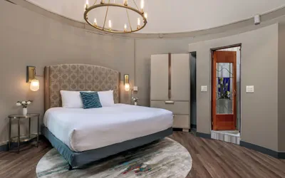 Photo 2 - La Tourelle Inn & Spa