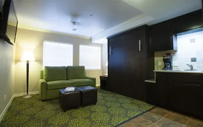 Photo 5 - London Bridge Resort