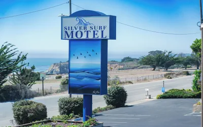 Photo 2 - Silver Surf Motel