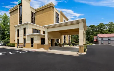 Photo 2 - Quality Inn