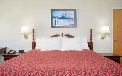 Photo 5 - A Red Dot Inn Milledgeville