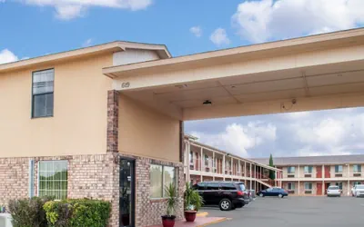 Photo 2 - Econo Lodge Hobbs