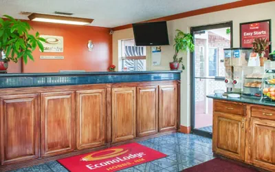 Photo 3 - Econo Lodge Hobbs