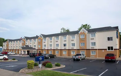 Photo 2 - Microtel Inn & Suites by Wyndham Charleston WV