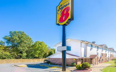Photo 2 - Super 8 by Wyndham Richmond/Broad Street
