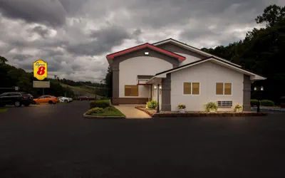 Super 8 by Wyndham Elkins