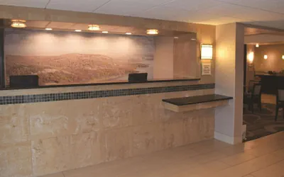 Photo 2 - La Quinta Inn by Wyndham Binghamton - Johnson City