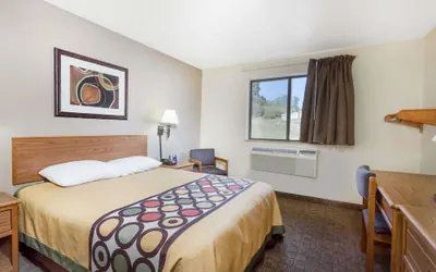 Photo 5 - Super 8 by Wyndham Lewisburg