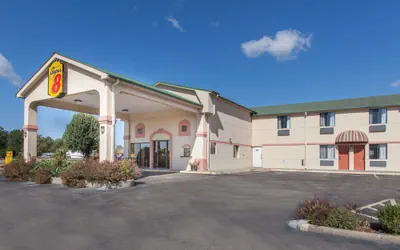 Photo 2 - Super 8 by Wyndham Sallisaw