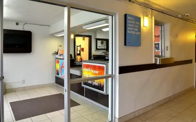 Photo 4 - Motel 6 Toledo, OH
