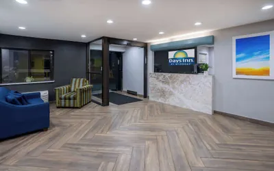 Photo 4 - Days Inn by Wyndham Pleasant Prairie Kenosha
