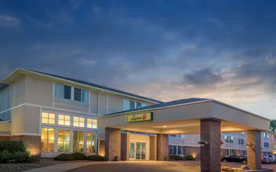 Photo 2 - Super 8 by Wyndham Menomonie WI