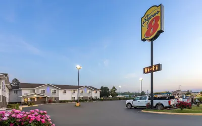 Photo 2 - Super 8 by Wyndham South Boston VA