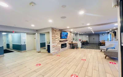 Photo 4 - AmericInn by Wyndham Glendale/Milwaukee