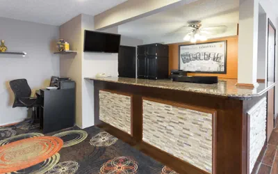 Photo 2 - Super 8 by Wyndham Janesville