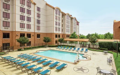 Photo 2 - Hampton Inn & Suites Dallas-Mesquite