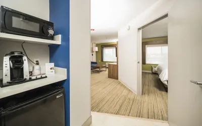 Photo 3 - Holiday Inn Express Chicago NW - Vernon Hills by IHG