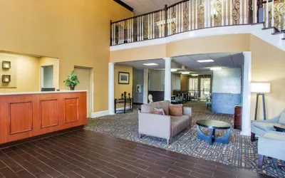 Photo 4 - Comfort Inn & Suites at Stone Mountain