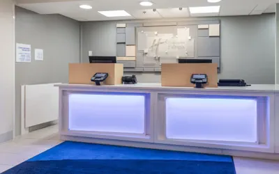 Photo 2 - Holiday Inn Express Plymouth by IHG