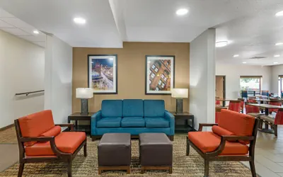 Photo 4 - Comfort Inn & Suites Kansas City - Northeast