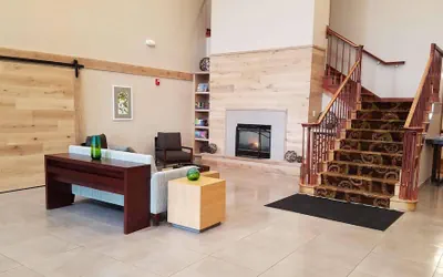 Photo 3 - Country Inn & Suites by Radisson, Milwaukee West (Brookfield), WI