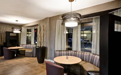 Photo 4 - Courtyard by Marriott Dalton