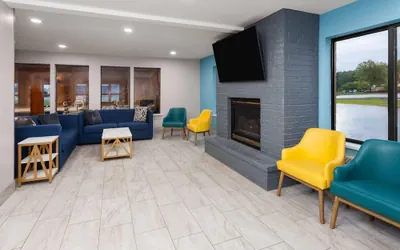 Photo 4 - Days Inn by Wyndham Eagle River