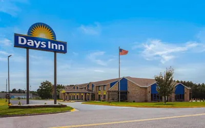 Photo 2 - Days Inn by Wyndham Eagle River