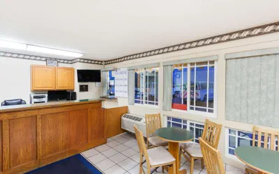 Photo 3 - Days Inn by Wyndham Barstow