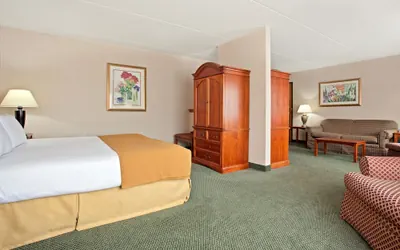 Photo 3 - Holiday Inn Express Pittsburgh North by IHG