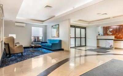 Photo 3 - Comfort Inn & Suites Saint Louis Lafayette Square