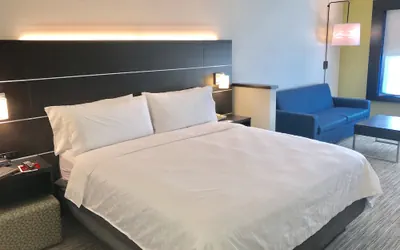 Photo 2 - Holiday Inn Express Hotel & Suites Tracy by IHG