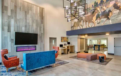 Photo 2 - La Quinta Inn & Suites by Wyndham Dallas - Las Colinas