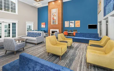 Photo 5 - Holiday Inn Express & Suites Bloomington - Normal by IHG