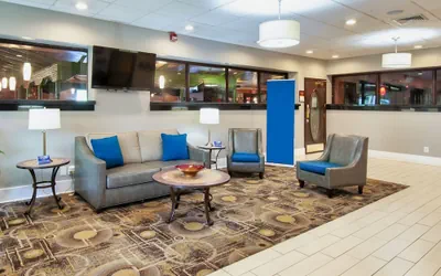Photo 4 - Days Inn & Suites by Wyndham Johnson City