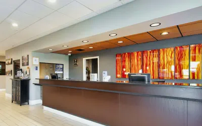 Photo 3 - Days Inn & Suites by Wyndham Johnson City