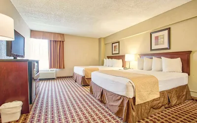 Photo 2 - Days Inn & Suites by Wyndham Johnson City