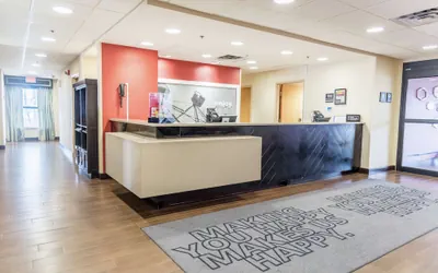 Photo 4 - Hampton Inn Muskegon