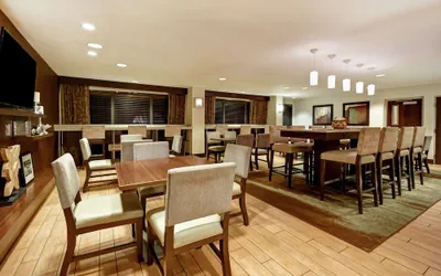 Photo 3 - Hampton Inn Atlanta-Mall Of Georgia